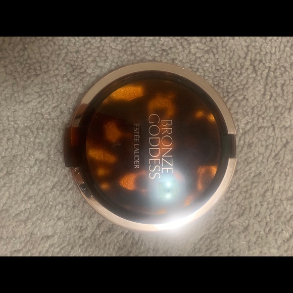Estēe Lauder bronze goddess bronzer - Picture 2 of 3